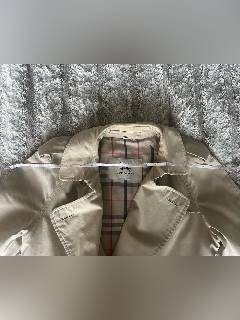 Burberry Khaki Trench Coat with Signature Check Lining - Picture 12 of 16